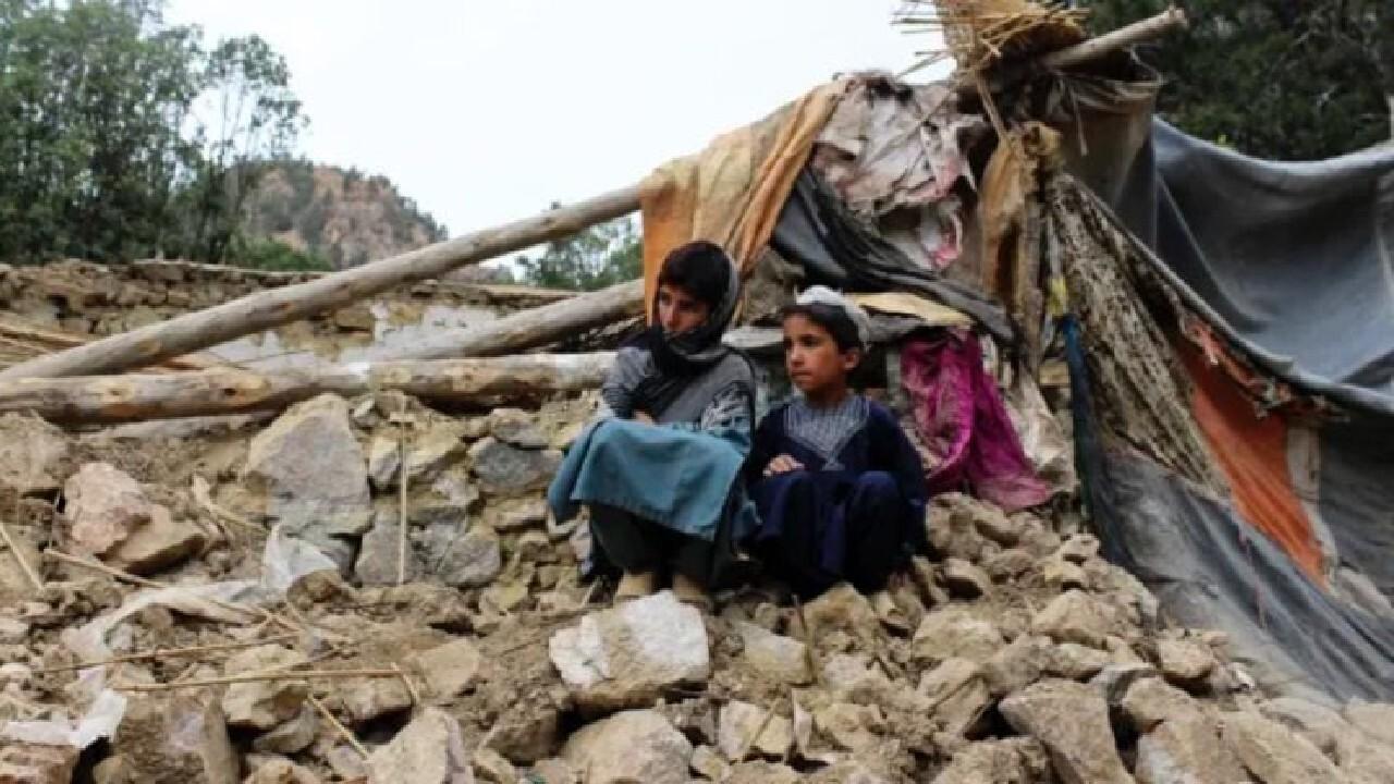 جان باختن ۲۶۸ دانش‌آموز در زلزله شرق افغانستان؛ ۲۰۰ هزار نفر دار اختلال آموزش شده اند